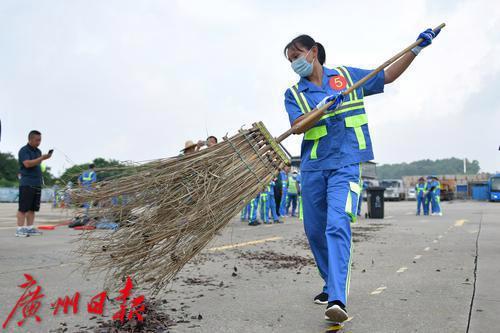 绕桩、捡起、倒车入库……这些技能上身，哪是环卫保洁这么简单(图4)